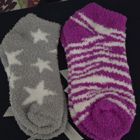 Aeropostale Fuzzy Socks Duo - Gray and Pink - Picture 7 of 7